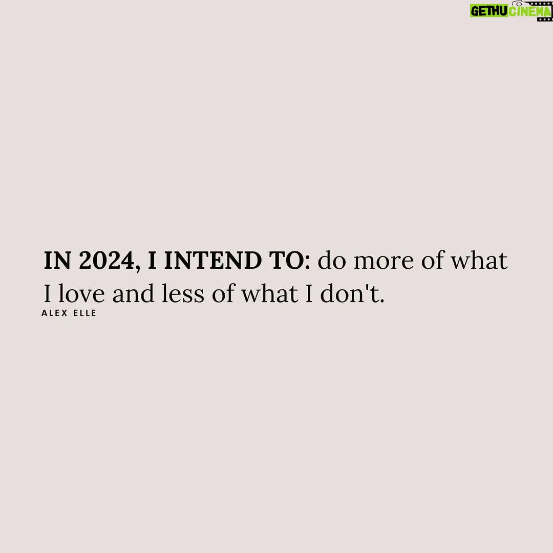 Viola Davis Instagram - As 2024 approaches, I intend to walk into the new year with a lighter heart, a clearer mind, and a spirit that is ready for joy. What are some of y’all’s intentions, declarations, or affirmations for 2024? ✍🏽@alex_elle