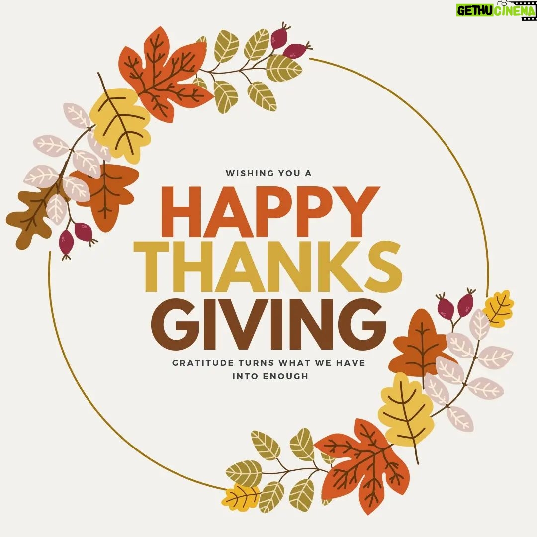 Viola Davis Instagram - Celebrating the warmth of togetherness and the joy of gratitude. Happy Thanksgiving from our family to yours. ๐ฆ๐งก๐