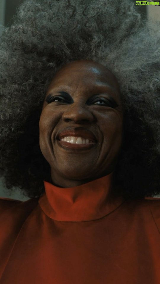 Viola Davis Instagram - Who saw @thehungergames this weekend? 🐍 ・・・ Good luck with that, gorgeous. #TheHungerGames: The Ballad of Songbirds & Snakes is now playing in theaters everywhere. Get tickets: link in bio. 🔁@thehungergames
