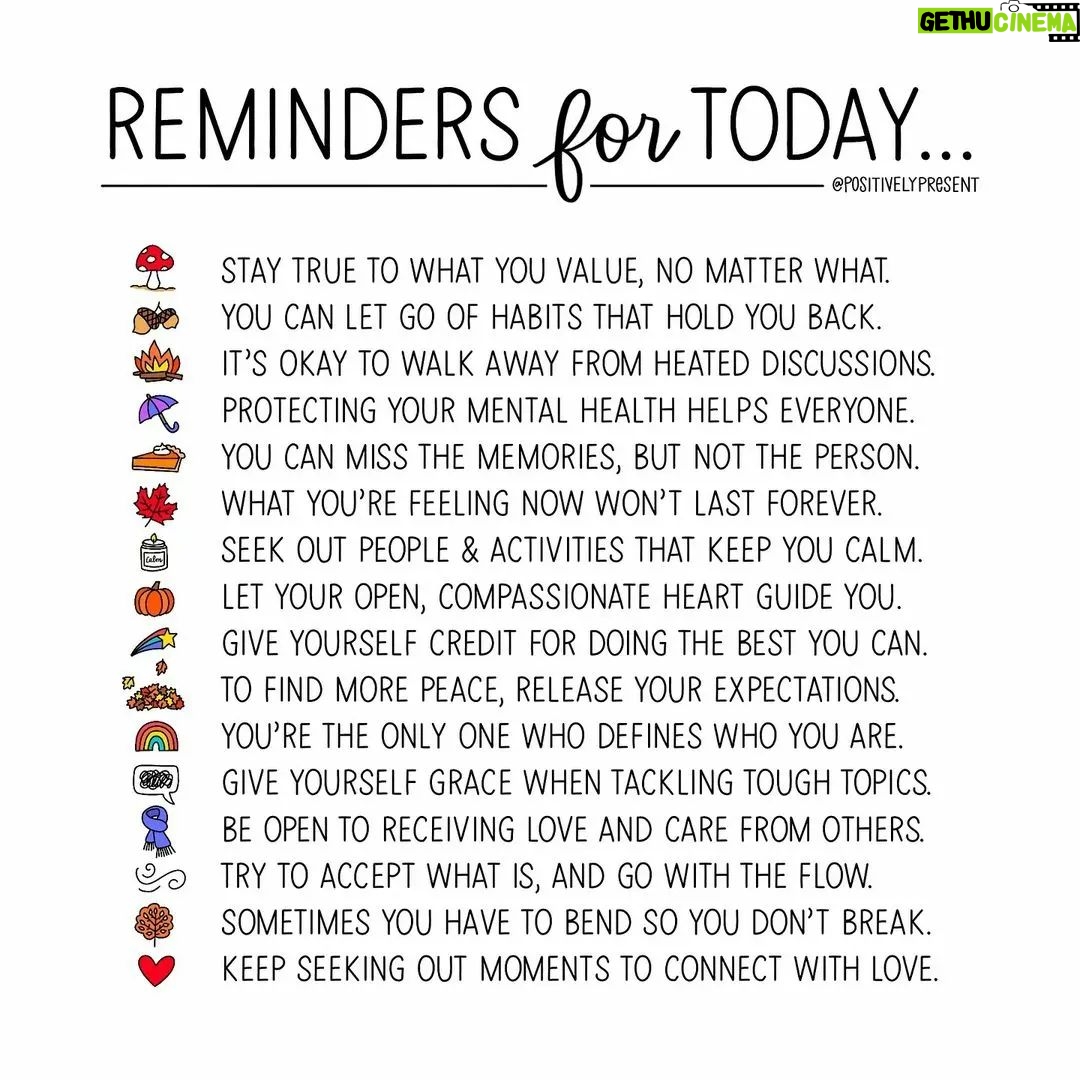 Viola Davis Instagram - Celebrating the warmth of togetherness and the joy of gratitude. Happy Thanksgiving from our family to yours. ๐ฆ๐งก๐