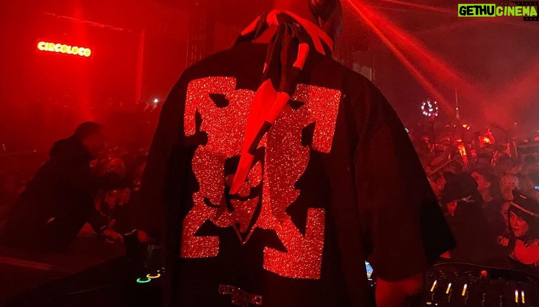 Virgil Abloh Instagram - @circolocoibiza is cut from a different cloth, sonically and literally. @off____white™ Circoloco sparkle tee & hoodies as evidence 👻 🚨✨® ~ will upload my whole set at some point, i love Halloween sets cause all of a sudden i start selecting moody- soundscape-y tracks … shout out to the thousands of kids with rave-y warehouse spirit as far as the eye could see… New York, New York