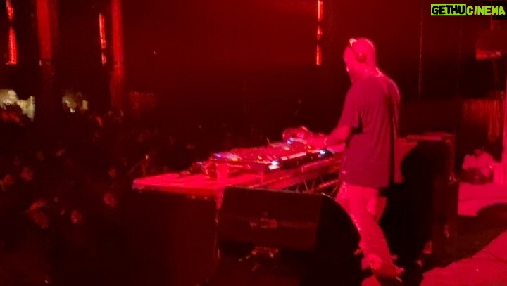 Virgil Abloh Instagram - sometimes these CDJs feel like paint brushes in my hands. a lot of times people ask me what i play when I dj, answer is everything i wanna hear loud, lol. genres don’t apply in my day job or set lists either. warehouses in Manchester hit different. for this contemporary dj culture of ours the UK will always be a global treasure. main stage shelling down session c/o of the 10,000 kids at @whp_mcr & the visionaries at @repercussion__ Manchester, United Kingdom