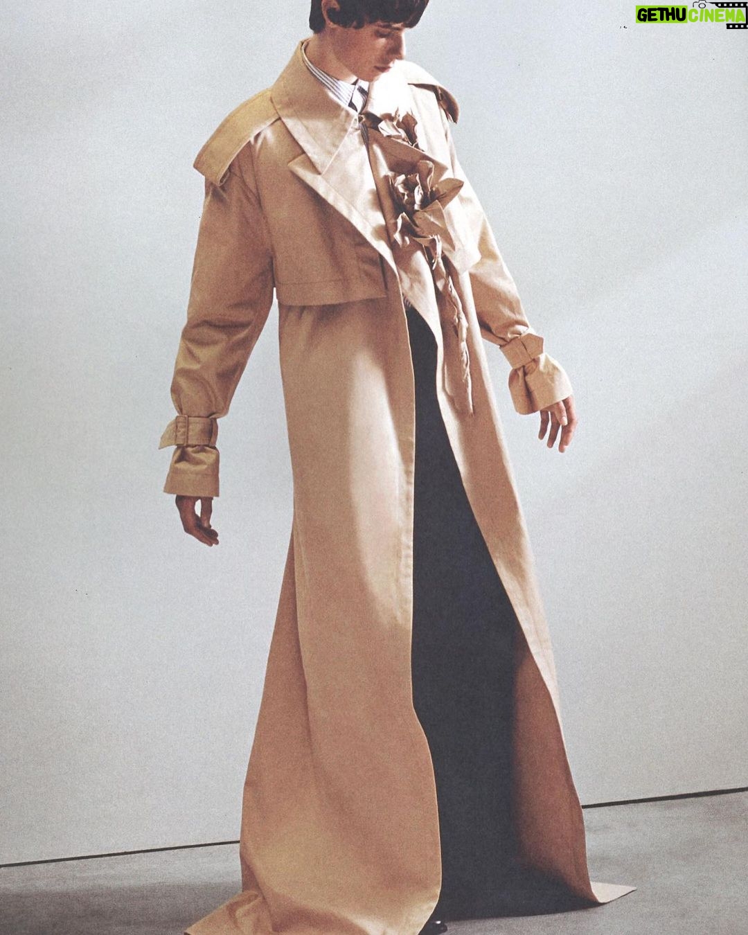 Virgil Abloh Instagram - excerpts from the ππΈπΎπ²πΌ π₯πΎπ²π½π½πΈπ· body of work, various resolutions, all print editorial SiΓ¨ge Louis Vuitton