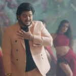 Vishal Mishra Instagram - #DoorAaGaye feat. @dinojms Out Now. ❤️💔 @vyrloriginals . #reel #vishalmishra #dinojames #newsong