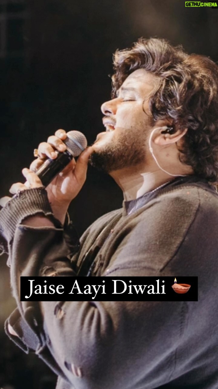 Vishal Mishra Instagram - Jiske Aane Se Apki Zindagi Me Diwali A Jaaye ! Ye Gaana Uske Liye πΆ #Diwali out now πͺβ€οΈπ
. . @TaraSutariax @nix_bhat @nowitsabhi @dhairyakarwa @rajpalofficial @mekaushalkishore @StarStudios @muradkhetani #BikramDuggal @cine1studios @aksnash @thinkering @sumitgulati90 @rhsharma504 @aadityagupt.a @zeemusiccompany #vishalmishra #reels