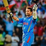 Vishal Mishra Instagram - Unnao me tab itni light nahi Thi,Par ap jab TV pe ate toh pura sheher jagmagata.Kabhi battery Lakar,Kabhi Kisi Ki Dukaan,Kabhi radio Aur na Jane Kya Kya.Apki Ek jhalak Sab theek kar Deti Thi. My childhood is 50 today🏏 Happy birthday to @sachintendulkar sir 🙏🏽Ab Yaha par bhi 100 chahiye❤️ #HappyBirthdaySachin