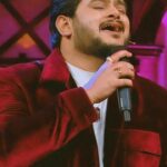 Vishal Mishra Instagram - Really enjoyed Singing with @kapilsharma paji 🎵❤️ . Soniye Je Tere Naal By #ustadhussainbakshgullo 🙏🏽 . #Reels #InstaReels #KapilSharma #VishalMishra #tkss