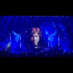 Vishal Mishra Instagram - We love you #KK sir ❤️ Dedicated this one to the legend , full video out soon 🎸💕 #VMLIVE . song by #Pritam Da 🧡 #reels #instareels #vishalmishra . 🎥 - @tosiefshaikh