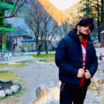 Vishal Mishra Instagram - 🔁Khud Ko Khud Me #KhoJaaneDe 🔁 Kho Jaane De , Waha Jaha Pe Koi Aata Nahi 🎸❤️‍🩹 . #VishalMishra #reels