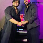 Vishal Mishra Instagram - #EkMulaqaat ke liye Kitna excited ? 24th is going to be 🚀 🎶🔥 @fukra_insaan ❤️ 🎶- @javedmohsin_official @mohsinshaikhmusic 🖊️- @therashmivirag 🎤- @shreyaghoshal @sakshimalikk @tseries.official #bhushankumar