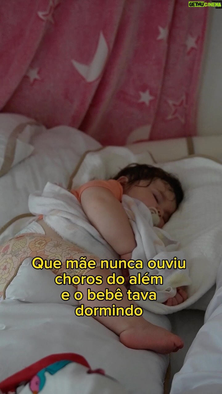 Vitória Moraes Instagram - Isso acontece SEMPRE sério KKKKK eu ouço REAL