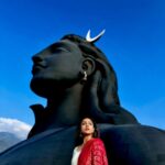Vithika Sheru Instagram - Mesmerizing creation by @isha.foundation @adiyogi.official PC - @yadhaarth9 Customized outfit by - @anasuyacouture