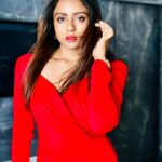 Vithika Sheru Instagram – Fiercely feminine ❤️‍🔥