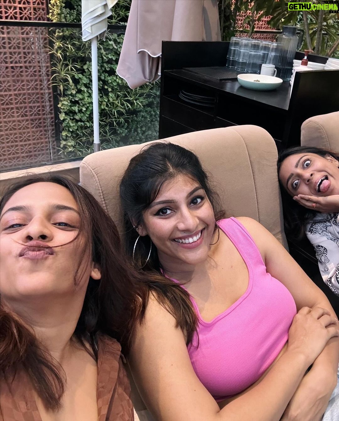 Vithika Sheru Instagram - This is only to make you jealous... YOU KNOW WHO YOU ARE! 🦩💕