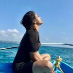 Vithika Sheru Instagram - Successfully completing our scuba dive with @dive.tribe best experience ever ❤️ thank you @richiepelago @rymus_trendboy_island_future