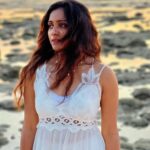 Vithika Sheru Instagram - I Sea You 🌊 🌅❤️🏝️🧿 #neil