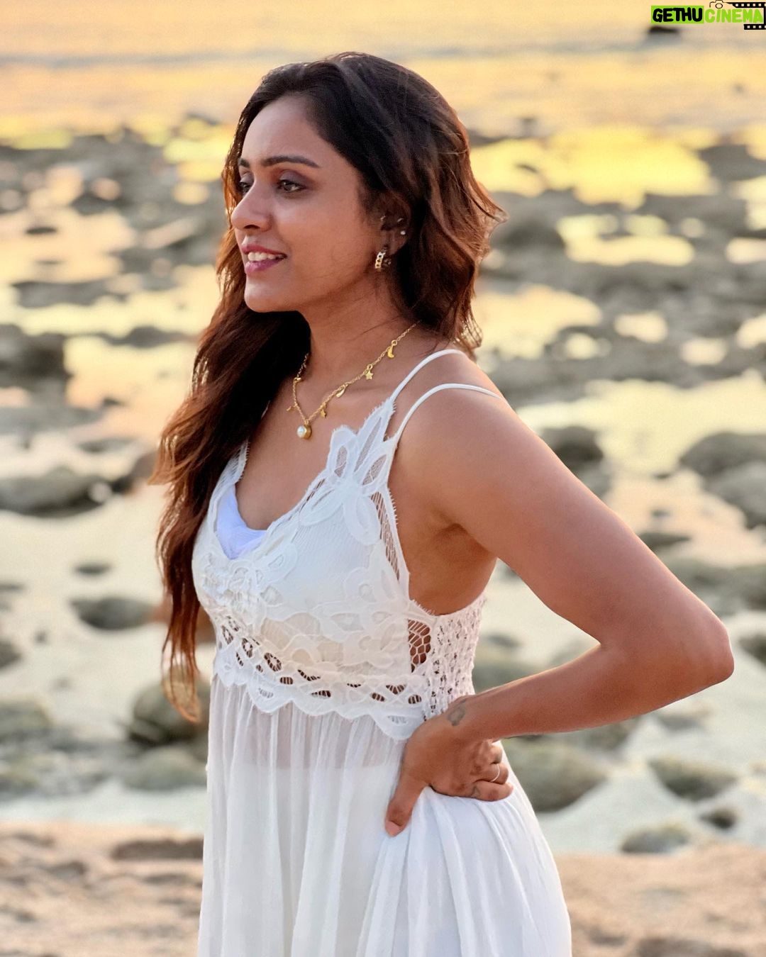Vithika Sheru Instagram - I Sea You 🌊 🌅❤️🏝️🧿 #neil