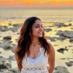 Vithika Sheru Instagram - I Sea You 🌊 🌅❤️🏝️🧿 #neil