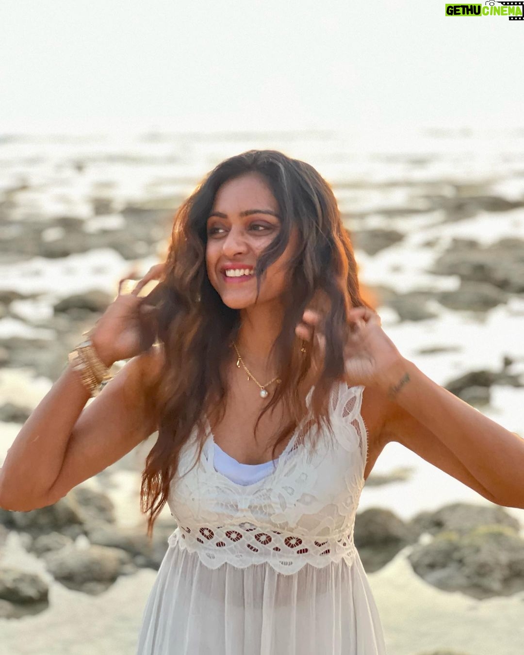 Vithika Sheru Instagram - I Sea You 🌊 🌅❤️🏝️🧿 #neil