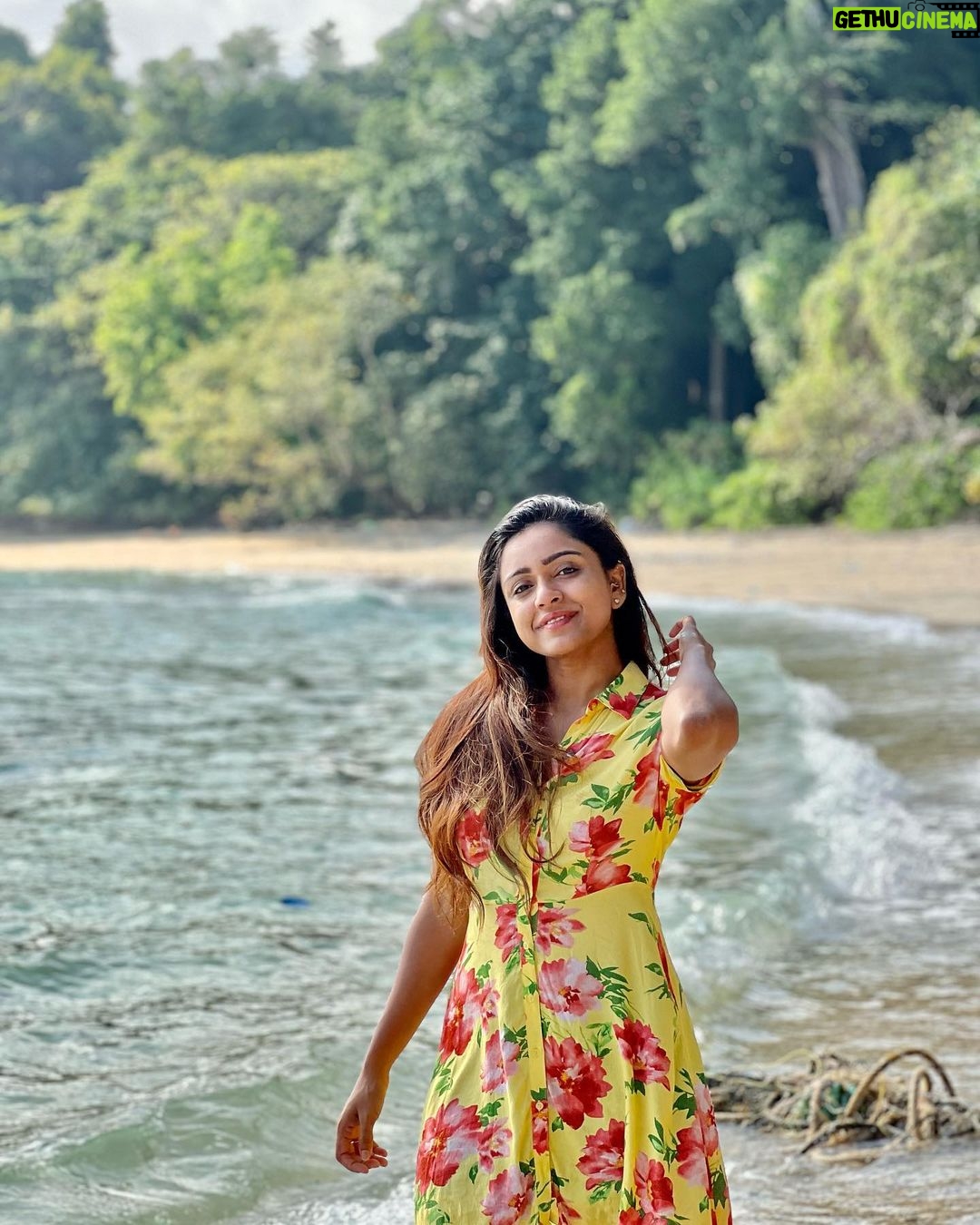 Vithika Sheru Instagram - Hello Beautiful World 🥰