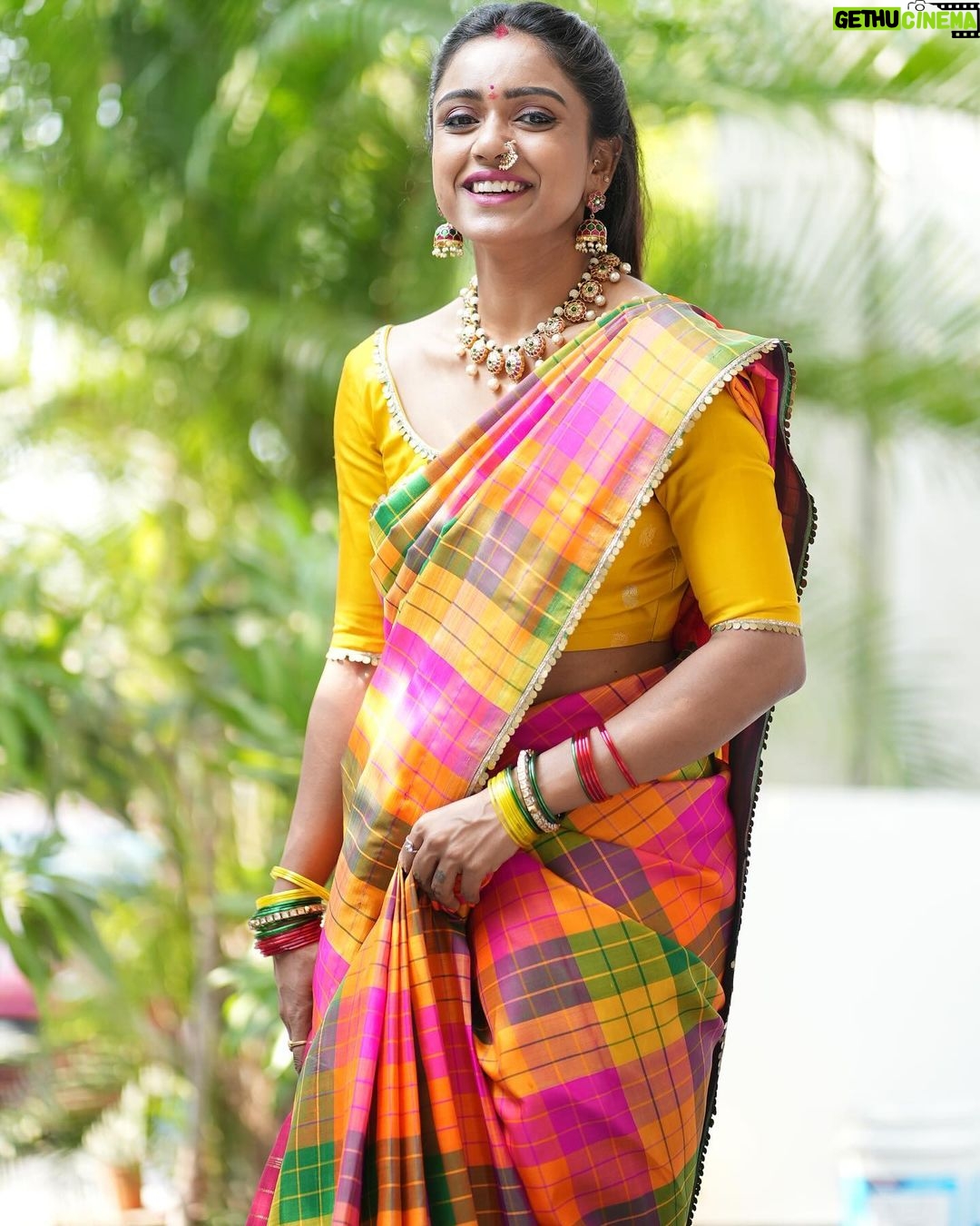 Vithika Sheru Instagram - This complete look is designed by my most fav @bhargavikunam ❤️ thank you sooo much akkaaa for always being part of my special events 🫶🏽 I love you the most.. Saree - @bhargavikunam Pc - @teamartviewworks