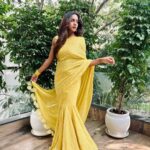 Vithika Sheru Instagram - So In Love This One Min Saree 💛 @veenapujarilabel 💛 Earrings- @alluringaccessories.a2