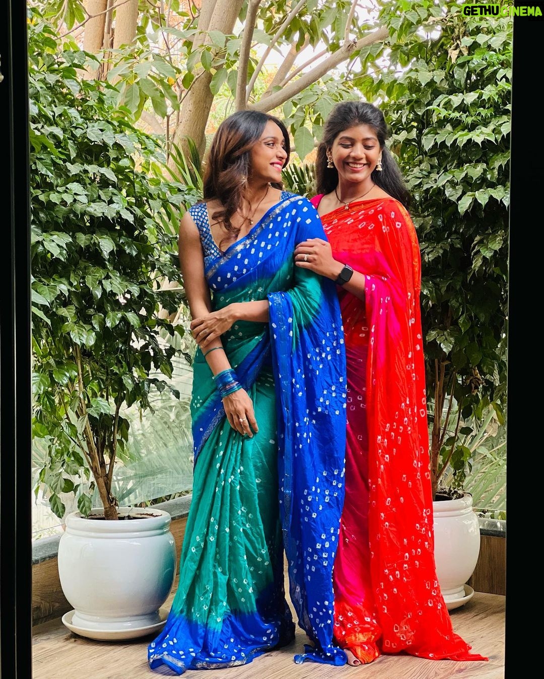 Vithika Sheru Instagram - My sister is putting up a stall at @lalalandflea hitex exhibition grounds tomorrow 11am to 11pm pls come and check it out. she has amazing collection. #handpickedbykrithika