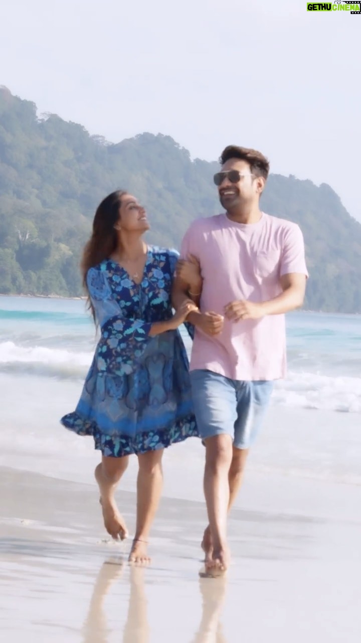 Vithika Sheru Instagram - Beaches and this song 🫶🏽