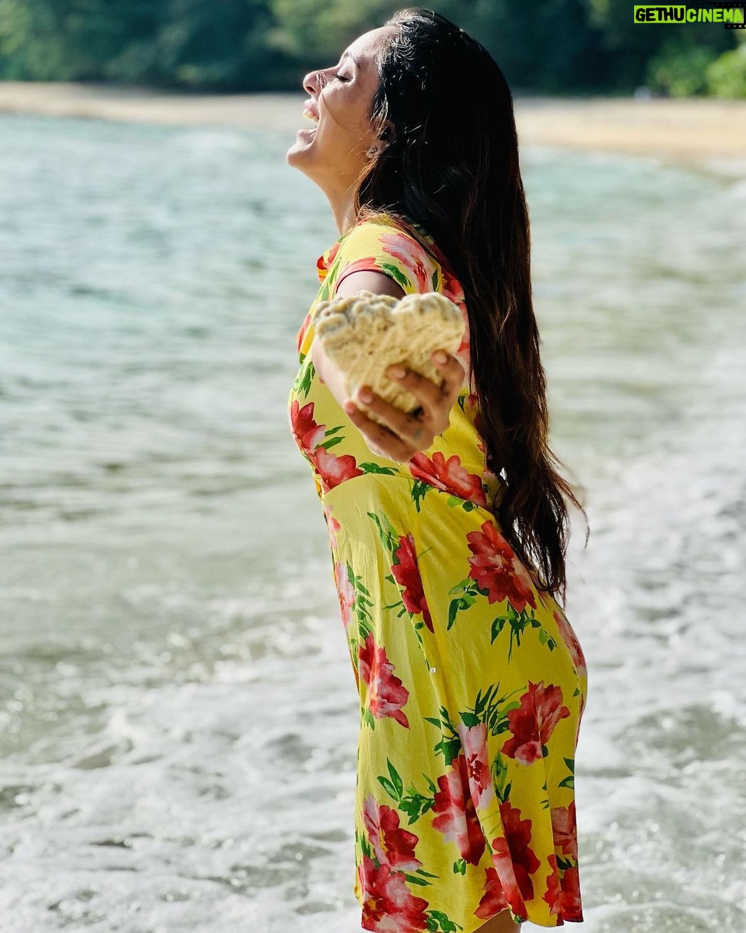 Vithika Sheru Instagram - Hello Beautiful World 🥰