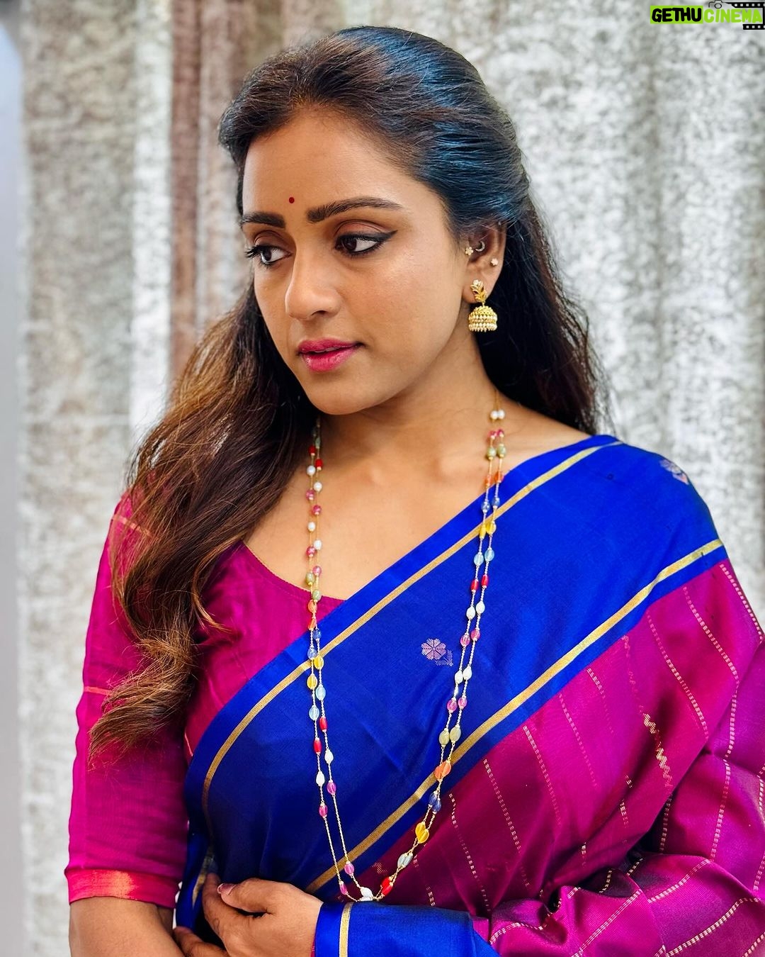 Vithika Sheru Instagram - Nothing feels as perfect as saree 🩷