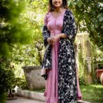 Vithika Sheru Instagram – Be Obsessed With Your Own Potential 🩷 
.
.
Outfit – @bhargavikunam
