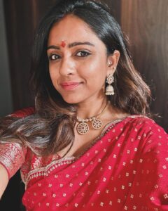 Vithika Sheru Instagram - ఓం నమః శివాయ 🙏🏽 మీకు మీ కుటుంబానికి శివరాత్రి శుభాకాంక్షలు ❤️ #sivaratri2024 #ishafoundation #adiyogi #sadguru Varun outfit - @riya_designing_studio Adiyogi Shiva statue