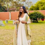Vithika Sheru Instagram - Awestruck moment 🥹 @isha.foundation @sadhguru finally this happened can’t express in words how I felt being in his presence. Thank you isha for this beautiful experience. Of course it is - @bhargavikunam loved it akkaa Isha Foundation, Coimbatore