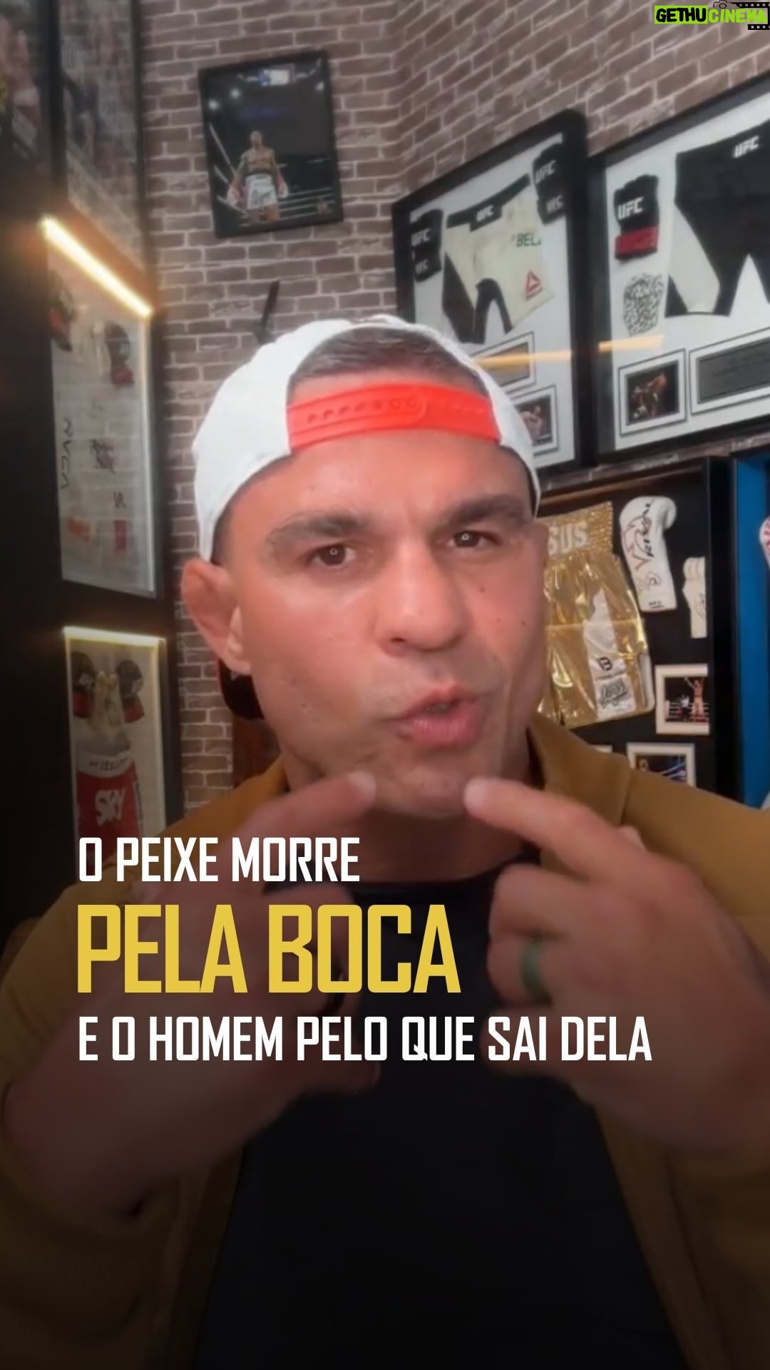 Vitor Belfort Instagram - Aposto que você já ouviu esse ditado, mas nunca pensou muito sobre ele… Especialmente em tempos de internet e com toda a liberdade que temos, precisamos ser responsáveis pelo que sai da nossa boca. Às vezes somos levados por um grupo de amigos, pela fofoca, pelo hábito de achar que podemos opinar sobre tudo, mas lembre-se que a conta do que falamos um dia vai chegar e que as palavras que você pronuncia tem muito poder. // I bet you’ve heard this before, but never thought much about it... Especially in times of the internet and with all the freedom we have, we need to be responsible for what comes out of our mouths. Sometimes we are led by a group of friends, by gossip, by the habit of thinking that we can have an opinion on everything, but remember that the bill for what we say will arrive one day and that the words you speak have a lot of power.