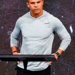 Vitor Belfort Instagram - Não veja pornografia - Vitor Belfort Trecho da mensagem no Canal Vitor Belfort Oficial Link no Stories: https://youtu.be/pSPgfZT8Qt4?si=z27qzTkZethR76hb #naovejapornografia #jesus #vitorbelfort #nofap #fitness #homemdevalor #masculinidade #virilidade #santidade