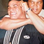 Vitor Belfort Instagram - O valor de uma amizade não é medido pelo que você recebe em troca, mas sim pelo incentivo e apoio que os verdadeiros amigos estão dispostos a oferecer. Eu tive a honra de conhecer esse cara e essa reflexão dele é válida até os dias de hoje. Quem são os seus amigos? Para onde eles estão te levando? Quem se diz seu amigo, está ao seu lado também nos momentos de dificuldade? Irão te atender às 3h da manhã quando você estiver precisando de ajuda? Reflita! // The value of a friendship is not measured by what you receive in return, but rather by the encouragement and support that true friends are willing to offer. I had the honor of meeting this guy and his reflection is valid to this day. Who are your friends? Where are they taking you? Who says they are your friend, is by your side even in times of difficulty? Will they answer you at 3am when you need help? Think about it. #belfortclub #belforttraining #motivation #mma #ufc #lifestyle #mindset #life #warrior
