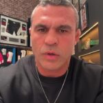 Vitor Belfort Instagram - "Não deixem de conferir essa live incrível com meu amigo @tallisgomes ! Apesar de ter sido impedido de fazer a transmissão no seu IG, como todos sabemos, o bem sempre prevalece sobre o mal. Realizamos a live pela @g4educacao e espero que você assista e compartilhe com seus amigos e familiares as valiosas lições desse guerreiro que desafia uma agenda progressista e liberalista." John 8:32 E conhecerão a VERDADE, e a VERDADE os libertará”.