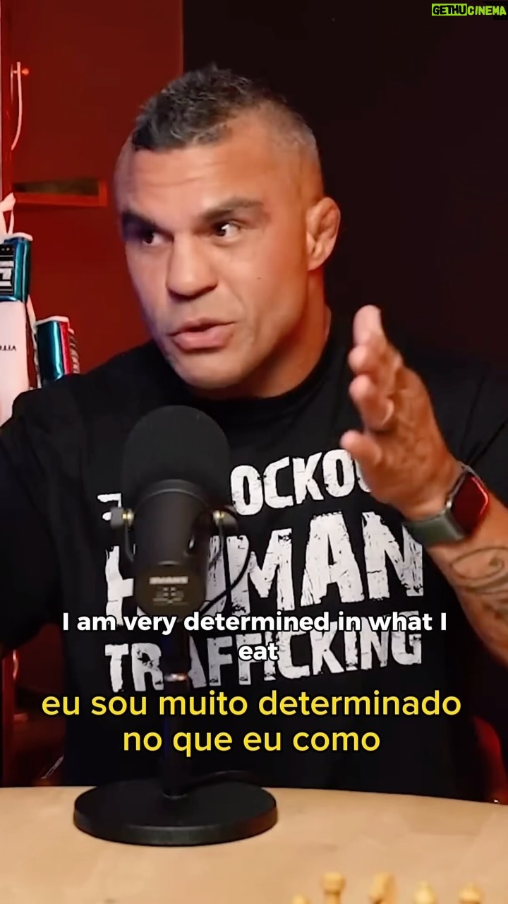 Vitor Belfort Instagram - Seria muito fácil se eu viesse aqui ditar regras que nem mesmo a minha família segue. Por isso tudo o que vocês me vêem falando, fazendo e incentivando que vocês façam, é porque eu sei o valor disso para uma trajetória de sucesso. Por isso eu incentivo você a treinar seu corpo com o Belfort Training. É simples, é de fácil acesso, é eficaz. Fiquem ligados que a Black Friday está chegando! // It would be very easy if I came here to dictate rules that not even my family follows. That’s why everything you see me saying, doing and encouraging you to do is because I know the value of this for a successful path. That’s why I encourage you to train your body with Belfort Training. It’s simple, it’s easy to access, it’s effective. Stay tuned, Black Friday is coming! #belfortclub #belforttraining #motivation #mma #ufc #lifestyle #mindset