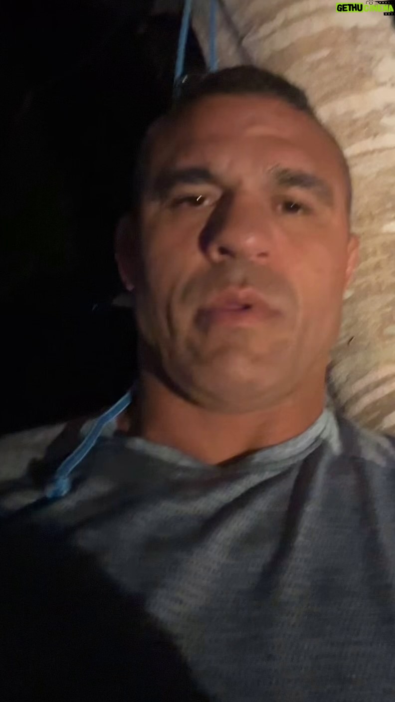 Vitor Belfort Instagram - 4:30am "Minhas sementes vão ainda estar aqui mesmo depois da minha morte." — Não se esqueça que quando se come a semente vc não terá A colheita. O que vc tem comido que deveria estar plantando? Me deixa saber aqui nos comentários ⬇️