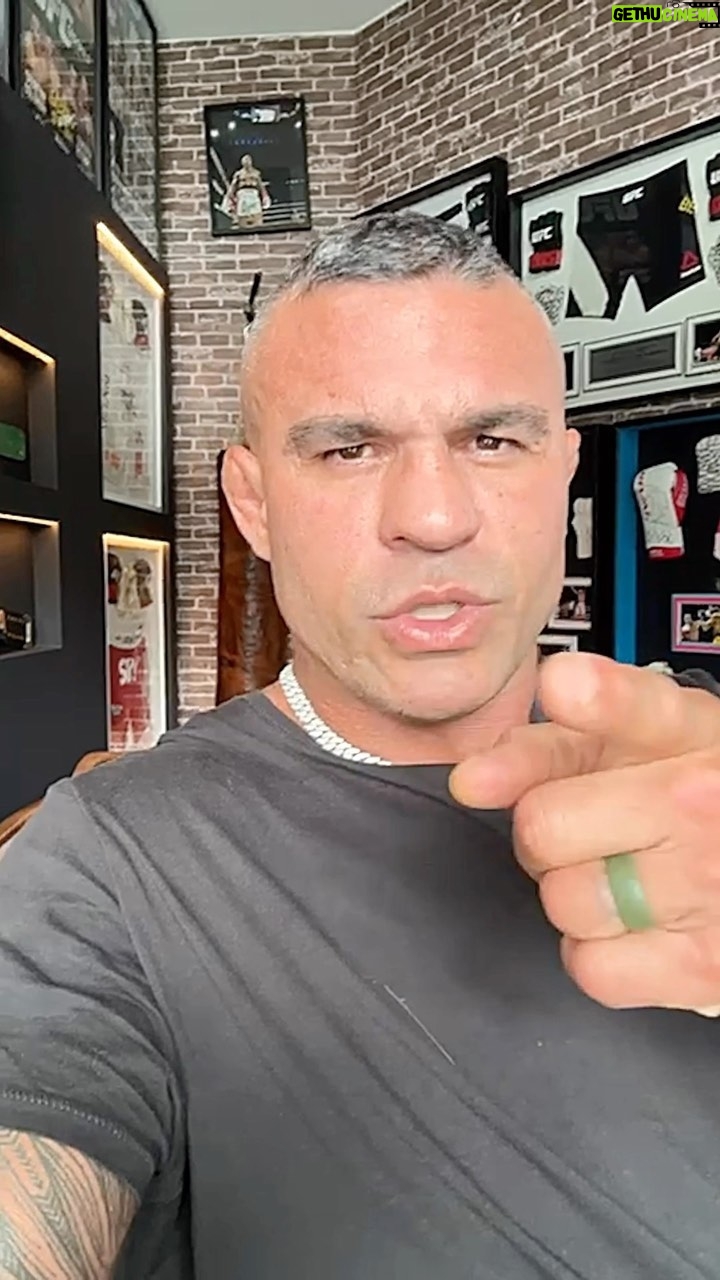 Vitor Belfort Instagram - HOJE Ao Vivo no YouTube as 21hs com meu amigo @pr.paulojunioroficial não perca! LINK no Stories e na Bio https://youtube.com/live/9FACB6Ub9OM?feature=share #belfortclub #belforttraining #motivation #mma #ufc #lifestyle #mindset #CampeãoDaVida