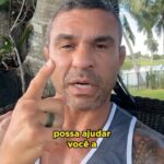 Vitor Belfort Instagram - O arrependimento é mudança de direção, do caminho ruim para o caminho bom. E isso é poistivo, e por isso não devemos ter medo de mudar. Eu quero poder dividir com as minhas experiências, o meu conhecimento, para que vocês possam aprender com os meus erros e acertos. Eu quero ser a pessoa que vai estar ao lado de vocês para agregar, e não aquelas pessoas que chegam para sugar e em muitos momentos desvirtuar o nosso caminho. Está preparado? Então clica no link da bio e vem comigo. 👊🏽 // Repentance is a change of direction, from the bad path to the good path. And that’s positive, and that’s why we shouldn’t be afraid to change. I want to be able to share my experiences, my knowledge, so that you can learn from my mistakes and successes. I want to be the person who will be at your side to bring you together, and not those people who arrive to suck and often distort our path. Are you ready? So click on the bio link and come with me. 👊🏽