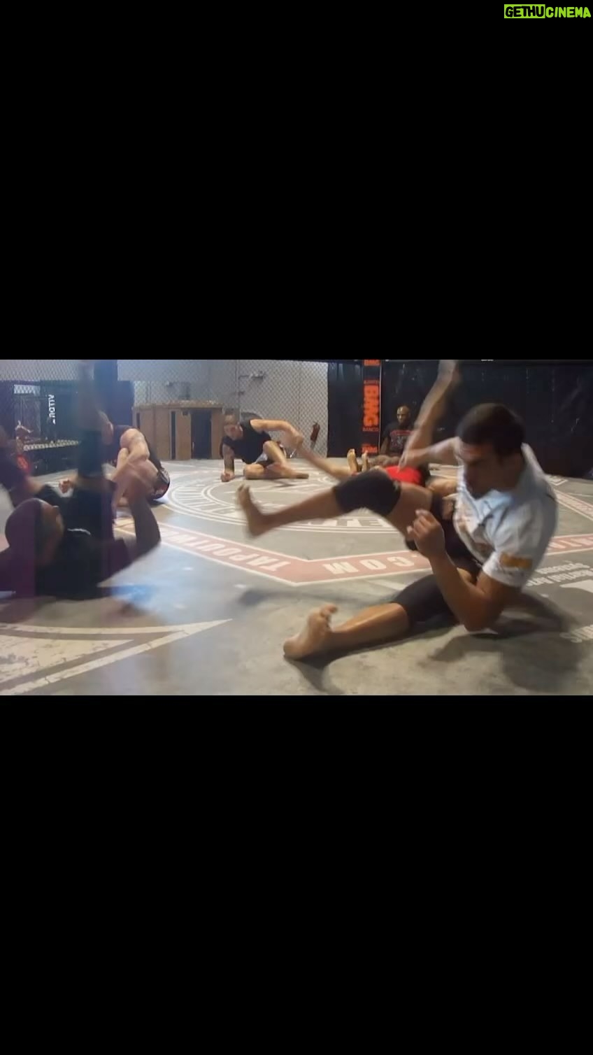 Vitor Belfort Instagram - "Relembrando o meu intenso camping de treinamento de uma das minhas luta em 2012! 💪🥋 Trabalhando de perto com meu professor @alvaroromano e meu amigo casca grossÃssima o campeao @georgesstpierre ele e seu time vieram me ajudar no meu fight camp e aprenderam a verdadeira mobilidade em movimento. — Nós concentramos em mobilidade, flexibilidade e movimentos fluidos. Esses anos de experiência me levaram a recomendar apaixonadamente um estilo de vida de artes marciais para atletas, pais, mães, empreendedores , jovens e todos aqueles que querem viver um estilo de vida saudável, além de poder aprender autodefesa, saúde e aprimorar o bem-estar das suas articulações. Abraçe o poder do movimento em sua vida! 🌟 — Inscreva-se já é venha fazer parte do #BELFORTCLUB https://vitorbelfortapp.com.br/comece-agora o link está na minha BIO! #MobilidadeImporta #BelfortClub #ArtesMarciais" "Throwback to my intense fight camp in 2012! 💪🥋 Working closely with my professor @alvaroromano , and my good friend the world champion @georgesstpierre and his team. We focused on mobility, playability, and flow movement. These years of experience have led me to passionately recommend a martial arts lifestyle for athletes and individuals alike, ensuring self-protection, enhanced health, and joint well-being. Embrace the power of movement in your life! 🌟 #MobilityMatters #BelfortClub #MartialArts" —Come be part of the BELFORTCLUB and learn how to MOVE properly and attack a health lifestyle mind, body & spirit. Subscribe and come learn this amazing martial art lifestyle https://vitorbelfortapp.com.br/comece-agora The link is in my BIO.