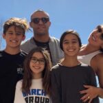 Vitor Belfort Instagram - A família é o alicerce da minha jornada. É onde encontro força e amor incondicional. #belfortclub #belforttraining #motivation #lifestyle #mindset #family