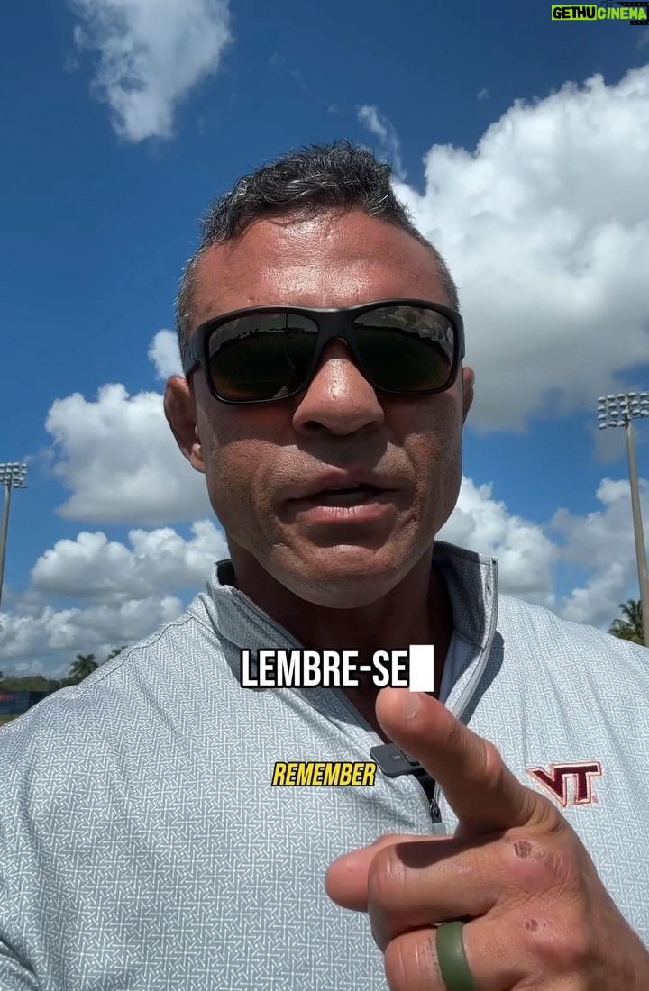 Vitor Belfort Instagram - Mais uma segunda-feira começa e eu venho lembrar você de alimentar seu ESFORÇO, GARRA e OBEDIÊNCIA. Onde eu possa ser ouvinte, que eu me esforce para entender o outro, onde eu precise ter garra para não cair na procrastinação, que eu tenha força de vontade e onde eu deva ser obediente, que eu seja humilde para entender e aceitar o processo. Uma excelente semana para todos! // Another Monday begins and I come to remind you to feed your E.G.O Another Monday begins and I come to remind you to feed your EFFORT, CLAW and OBEDIENCE. Where I can be a listener, may I strive to understand the other. Where I need to have determination not to fall into procrastination, may I have willpower. Where I must be obedient, may I be humble to understand and accept the process. A great week for everyone! #sucesso #success #motivation #lifestyle #mindset