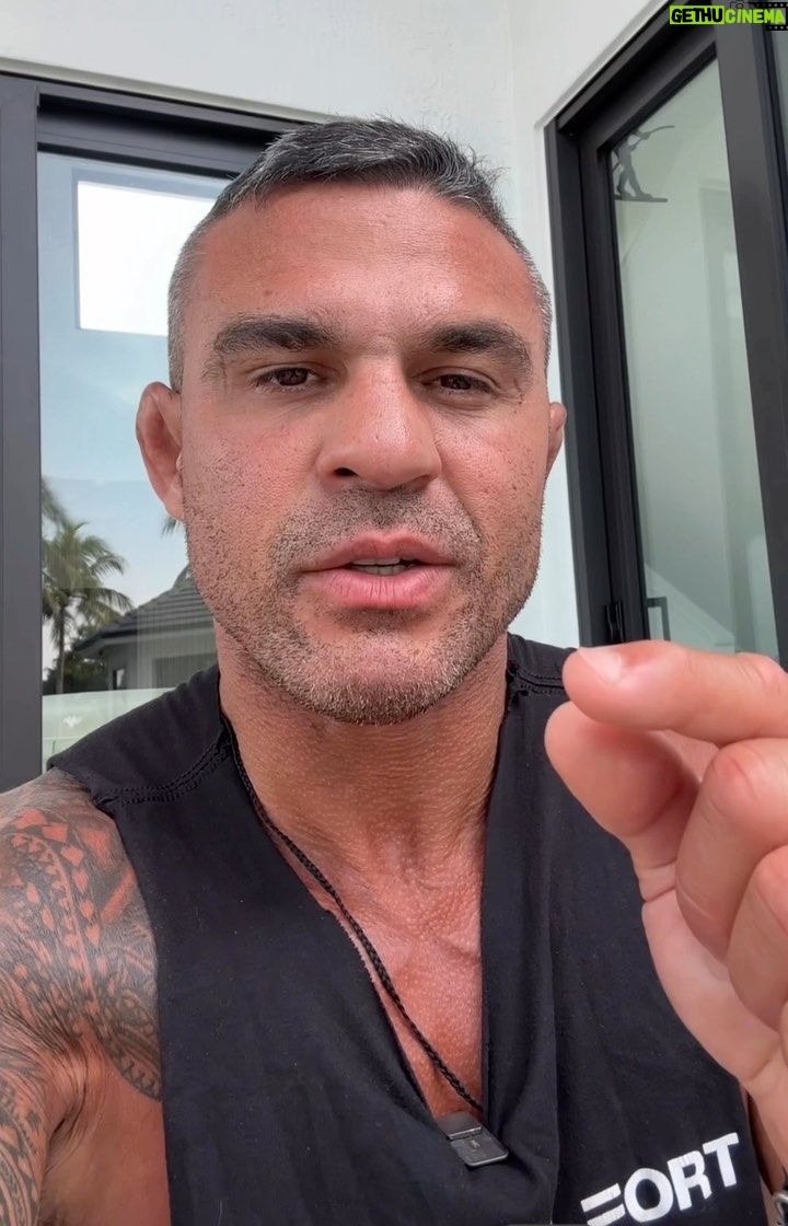 Vitor Belfort Instagram - Começamos mais um semana! E eu quero trazer essa reflexão para vocês! Qual tem sido a sua reação diante dos pecados que surgem na sua frente? Muitos são os caminhos e as possibilidades que vão surgir mas você sabe diferenciar o que vai te fazer bem e o que pode te levar para o caminho inverso a saúde, sucesso e bem estar? // We start another week! And I want to bring this reflexion to you! What has been your reaction to the sins that come up in front of you? There are many paths and possibilities that will arise, but do you know how to differentiate what will do you good and what can lead you down the opposite path of health, success and well-being?