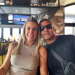 Vitor Belfort Instagram - Casamento é um eterno aprendizado. Tem dias que a gente surta e surta mesmo 🤣, mas eu não escolheria nenhum outro caminho. Um casal forte é a base pra uma família unida, com valores, princípios e temente a Deus. Marca aqui o @ da pessoa que tá do seu lado nessa caminhada! #tbt #casadamaejoana #family #couple #couplegoals