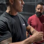 Vitor Belfort Instagram - Às vezes, na sua vida, você usa da força para atingir algum objetivo. Mas nem sempre é apenas força, na verdade o que você precisa é de técnica e metodologia. É exatamente isso que demonstro neste vídeo de defesa pessoal. Não menospreze aquilo que é pequeno, veja o poder do seu mindinho para uso na sua autodefesa. Um pequeno gesto que pode te ajudar a se defender na insegurança que vivemos nos dias de hoje. Saber como se defender é autoproteção. Você não precisa agredir o outro para cuidar de si. Esse é um dos valores, da ideologia que levo em todas minhas aulas do Belfort Club no app da @Weburn. Técnica demonstrada junto ao parceiro e colega @sergiobertoluci. Qual técnica você deseja ver por aqui? // Sometimes in your life you use force to achieve some goal. But it’s not always just strength, actually what you need is technique and methodology. That’s exactly what I demonstrate in this self defense video. Don’t belittle the small, see the power of your pinky for use in your self-defense. A small gesture that can help you defend yourself in the insecurity we live in today. Knowing how to defend yourself is self-protection. You don’t need to attack the other to take care of yourself. This is one of the values, the ideology that I take to all my Belfort Club classes on the @Weburn app. Technique demonstrated with partner and colleague @sergiobertoluci. Which technique do you want to see around here? #belfortclub #weburn #defesapessoal #autodefesa #training