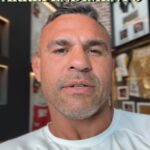 Vitor Belfort Instagram - Quando lemos as Escrituras tendo o tópico do medo em mente, nós vemos que “não temas” aparece mais de trezentas vezes. Essas palavras comumente aparecem como mandamentos, mas assim como as palavras de Jesus para a viúva de Naim (“Não chores”; Lc 7.13), elas são na verdade palavras de compaixão e consolo. Nós as encontramos ao longo das Escrituras quando nossas circunstâncias são terríveis e precisamos ser assegurados de que Deus está perto de nós. When we read the Scriptures with the topic of fear in mind, we see that some version of “fear not” appears more than three hundred times. These words commonly appear as commandments, but like Jesus’ words to the grieving widow of Nain (“Weep not”; Luke 7:13), they are actually words of compassion and comfort. We find them throughout Scripture when our circumstances are dire and we need reassurance that God is near us. #medo #naotemas #fujadopecado #jesus #Deus