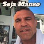 Vitor Belfort Instagram - Ao contrário do que muitos possam pensar, a mansidão não é uma fraqueza. Tanto no Salmo 37 quanto nas bem-aventuranças, mansidão é humildade e submissão a Deus. Novamente, com o Salmo 37 em vista, os ímpios buscam ganhos a todo custo. O verso 14 diz que eles “arrancam da espada e distendem o arco para abater o pobre e necessitado”, e embora ganhem coisas que irão trazer um prazer momentâneo, somente os mansos, aqueles que se deleitam no Senhor (v.4), herdarão a terra. Contrary to what many may think, meekness is not a weakness. In both Psalm 37 and the Beatitudes, meekness is humility and submission to God. Again, with Psalm 37 in view, the wicked seek gain at all costs. Verse 14 says that they “draw the sword and stretch the bow to strike down the poor and needy”, and although they gain things that will bring momentary pleasure, only the meek, those who delight in the Lord (v.4), will inherit the land. #mansidao #jesus #sejacomojesus #arrependa-se