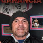 Vitor Belfort Instagram - A ganância e o ego inflamado das pessoas nas redes sociais são sintomas de uma sociedade que valoriza mais as aparências do que a essência. Muitos buscam a aprovação, a fama e o sucesso a qualquer custo, sem se importar com o bem-estar dos outros ou com a verdade. Essas pessoas se esquecem de que a vida é breve e passageira, e que um dia terão que prestar contas a Deus pelo que fizeram. O verdadeiro propósito do cristão é amar a Deus sobre todas as coisas e ao próximo como a si mesmo. O amor é o maior mandamento e o fruto do Espírito. O amor não é invejoso, nem orgulhoso, nem egoísta. O amor é paciente, bondoso, humilde e altruísta. O amor não se alegra com a injustiça, mas se regozija com a verdade. O amor tudo sofre, tudo crê, tudo espera, tudo suporta. Como diz a Bíblia em 1 Coríntios 13:13: “Agora, pois, permanecem a fé, a esperança e o amor, estes três, mas o maior destes é o amor.” People’s greed and inflamed egos on social media are symptoms of a society that values ​​appearances more than essence. Many seek approval, fame and success at any cost, without caring about the well-being of others or the truth. These people forget that life is brief and fleeting, and that one day they will have to give an account to God for what they have done. The true purpose of the Christian is to love God above all things and his neighbor as himself. Love is the greatest commandment and the fruit of the Spirit. Love is not envious, nor proud, nor selfish. Love is patient, kind, humble and selfless. Love does not rejoice in injustice, but rejoices in the truth. Love suffers everything, believes everything, hopes everything, supports everything. As the Bible says in 1 Corinthians 13:13: “Now therefore faith, hope and love remain, these three, but the greatest of these is love.” #jesus #love #amor #vidacomDeus #verdade #cristo